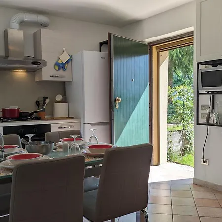 Διαμέρισμα Cozy Couples Just 15 Min From Garda Lake